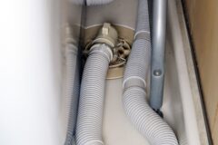 【洗濯機のホース水漏れ】原因と簡単対処法を徹底解説！